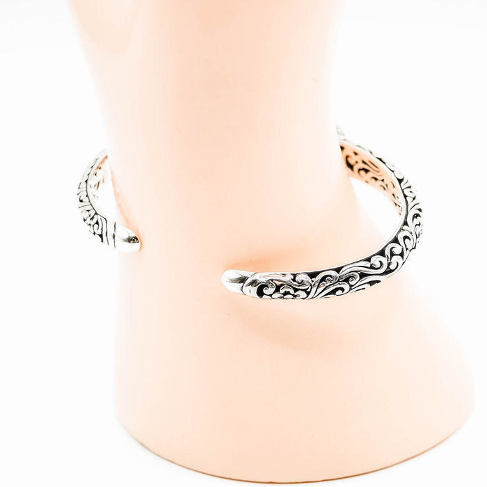 Bali Design Sterling Silver 7-Inch Artisan Cuff Bracelet With Blue Topaz