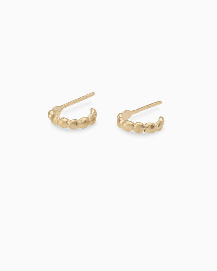Pebble Huggies | Yellow Gold