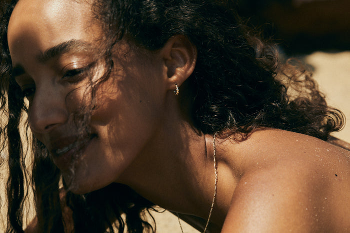 Pebble Huggies | Yellow Gold
